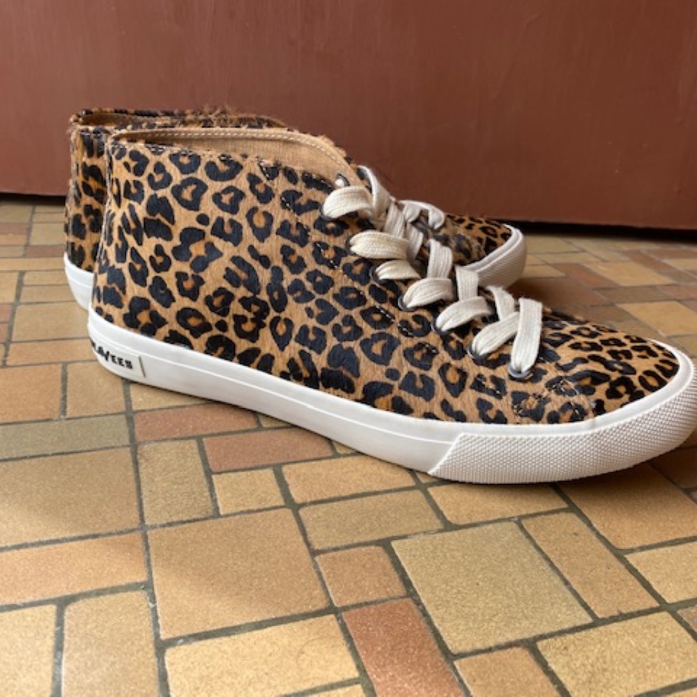 Seavees Leopard Sneakers 9.5 women